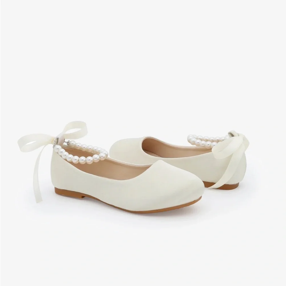 Kailee P, Harper Cream Dress Shoes with Classic Rounded Toe
